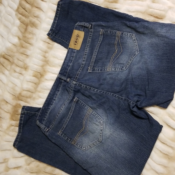 Izod Other - 2 Pair Men's Izod Comfort Stretch & Athletic Fit Jean's Size 34x30